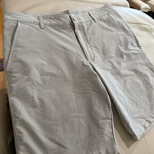 Under Armour Men's Light Gray Flat Front Shorts